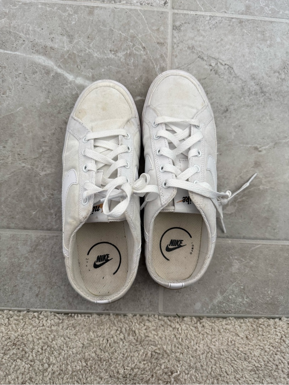 Nike Off-White/Black Low-Top Sneakers